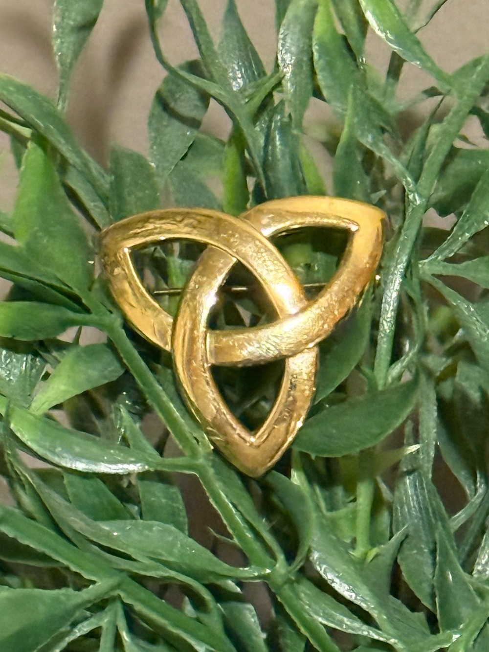 ✨ Vintage Sol D’OR Gold Celtic Trinity Knot Brooch